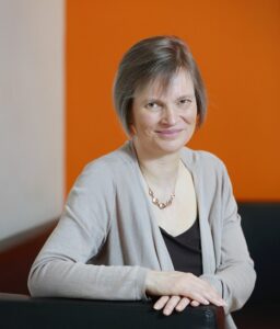 Photo of Prof Lisa Jack